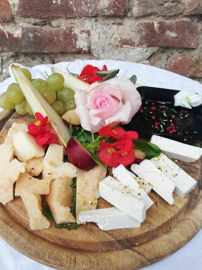 Agriturismo Fiamberta Bed & Breakfast Certosa di Pavia Bagian luar foto