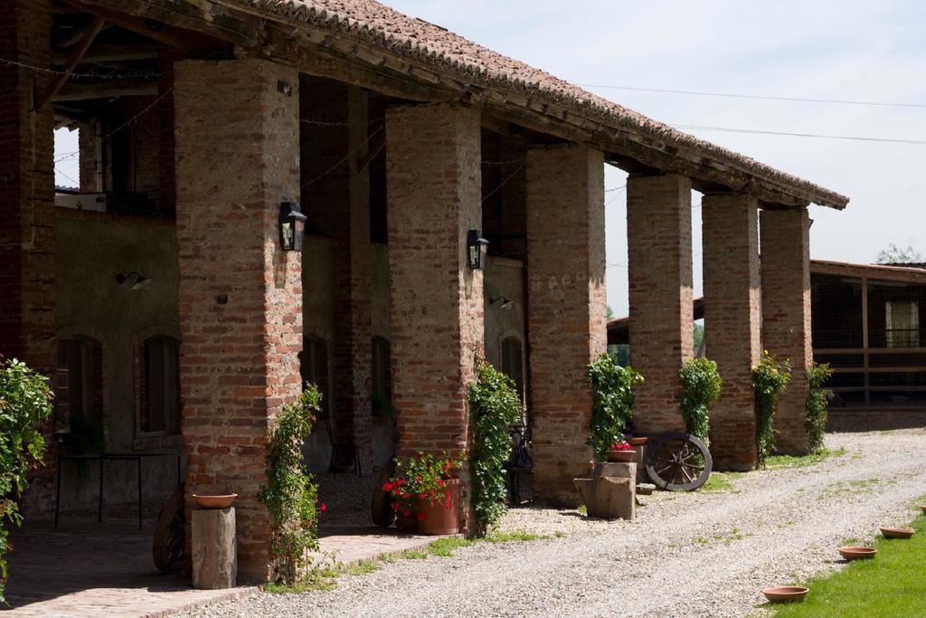 Agriturismo Fiamberta Bed & Breakfast Certosa di Pavia Bagian luar foto