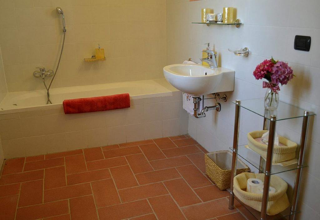 Agriturismo Fiamberta Bed & Breakfast Certosa di Pavia Bagian luar foto